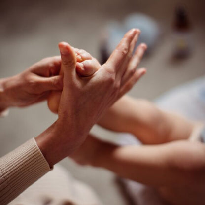 "Masse - moi" : huile de soin dès la naissance - Routinea